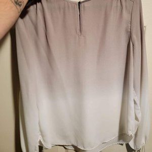 Key Hole Gray & White Faded Blouse (S)